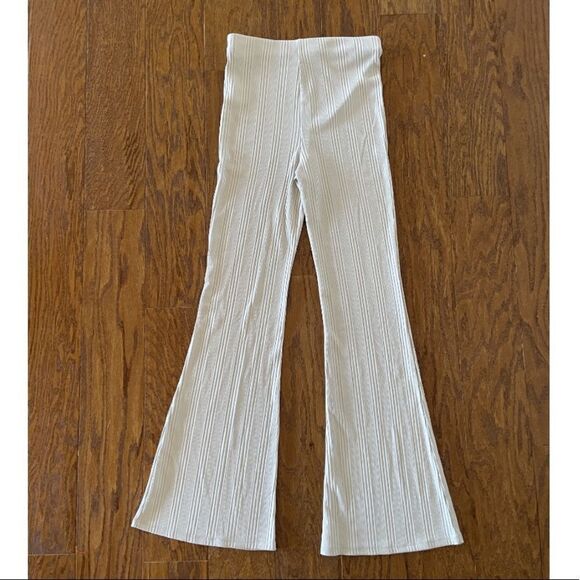 Cream textured flare pants - Picture 5 of 6